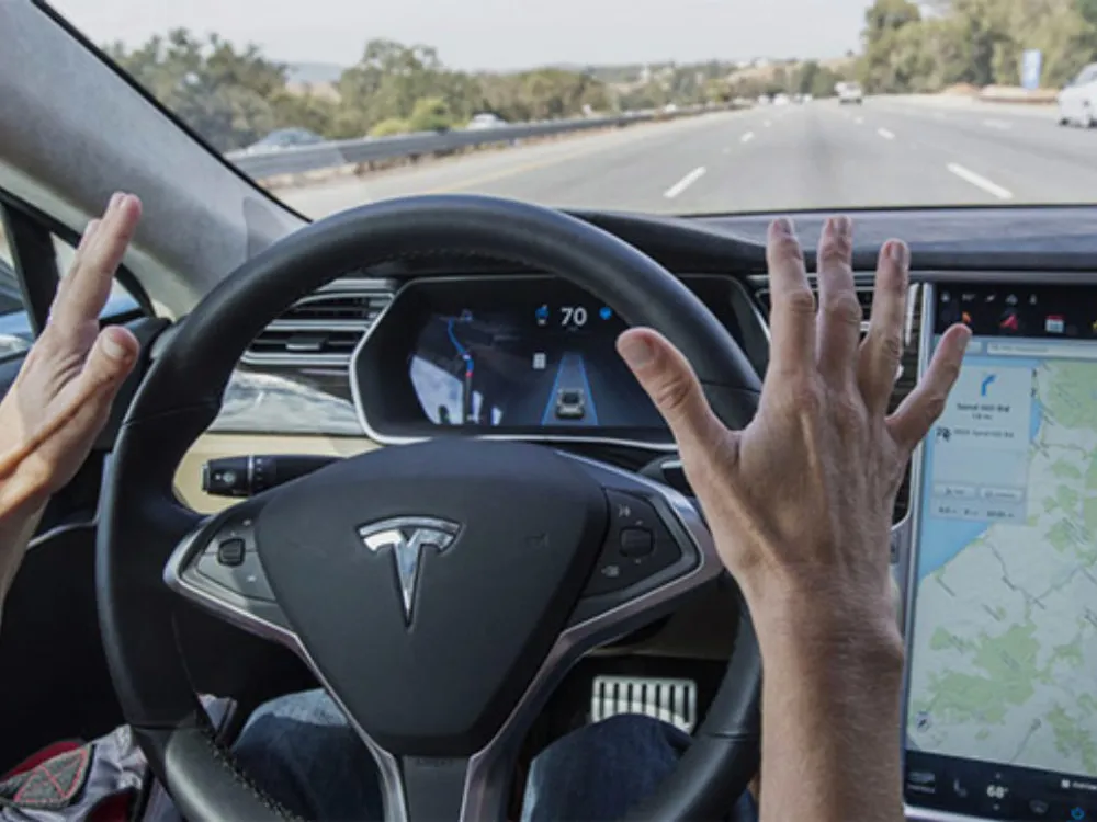 Tesla Otomom sürüş