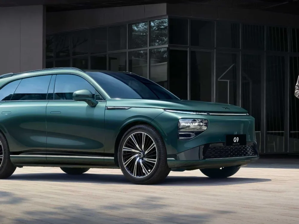Xpeng G 9