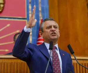 özgür özel