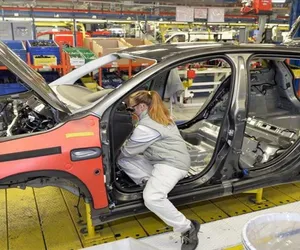 otomobil fabrikası