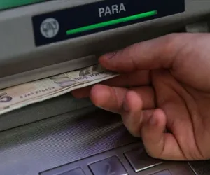 Atm para çekme 