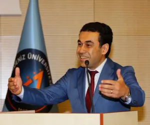 Akdeniz Üniversitesi Hukuk Fakültesi'nin eski dekanı ve eski rektör yardımcısı Mehmet Altunkaya