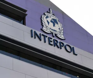 İnterpol Uluslararası Suçlarla Mücadele Polis Komisyonu 3