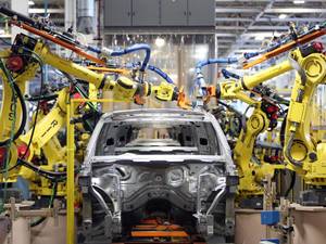 otomobil fabrikası otomobil üretim robotları