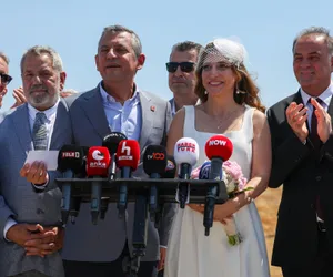 özgür özel
