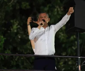 özgür özel