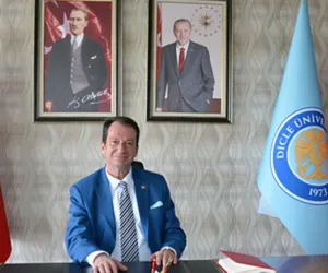 Eski AKP Milletvekili Oya Eronat'ın kardeşi Rektör Kamuran Eronat