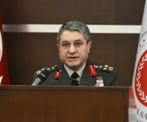 Genelkurmay Başkanı olan Orgeneral Selçuk Bayraktaroğlu