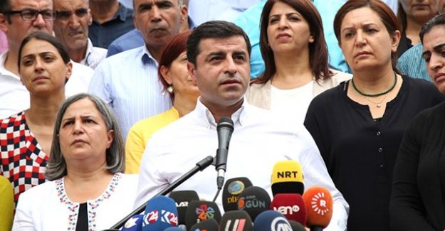Demirtaş'tan Gaziantep saldırısı sonrası flaş çağrı