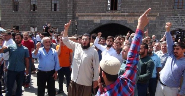 Diyarbakır'da Ulucami'de bir provokatör ortalığı karıştırdı