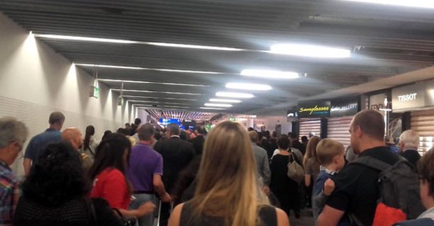 Frankfurt Havalimanı'nda panik havalimanı boşaltılıyor