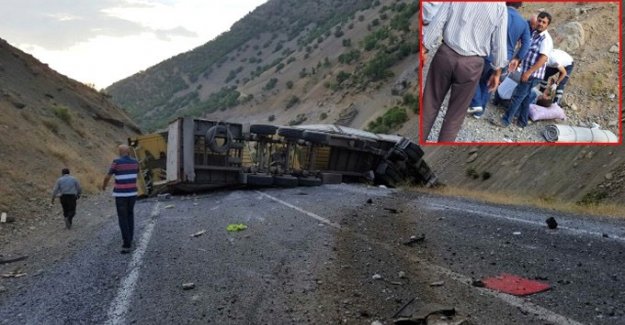 Hakkari Çukurca'da askeri konvoya bombalı saldırı: 1 şehit 1 yaralı