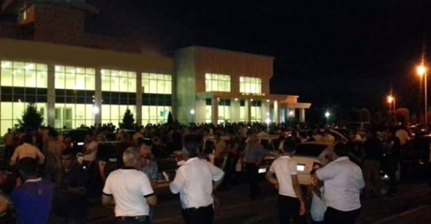 İstanbul'da öldürülen mafya babasını, Azerbaycan'da 25 bin kişi karşıladı