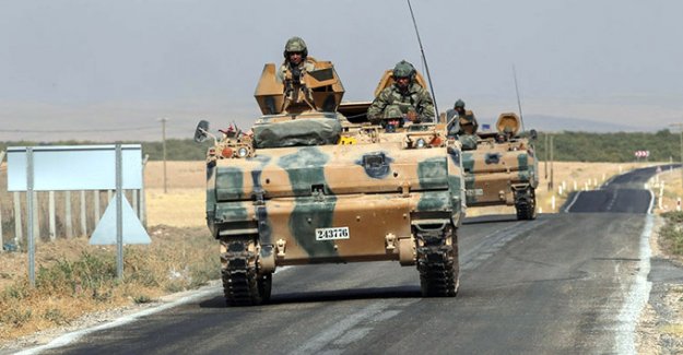 Suriye operasyonunda 2. gün: 10 tank daha sınırın diğer tarafına geçti