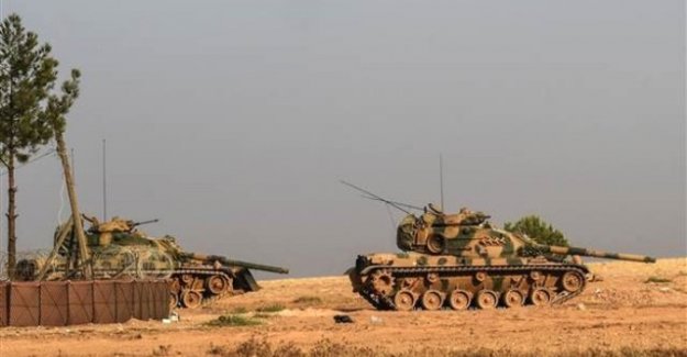 Ve Türk tankları Suriye topraklarına girdi