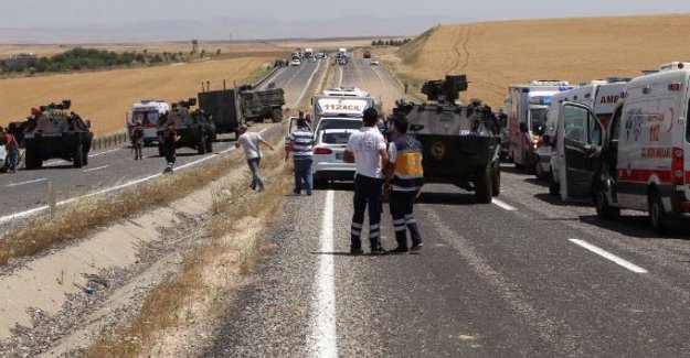 Diyarbakır Bismil'de kamyon zırhlı araca çarptı: 1 şehit