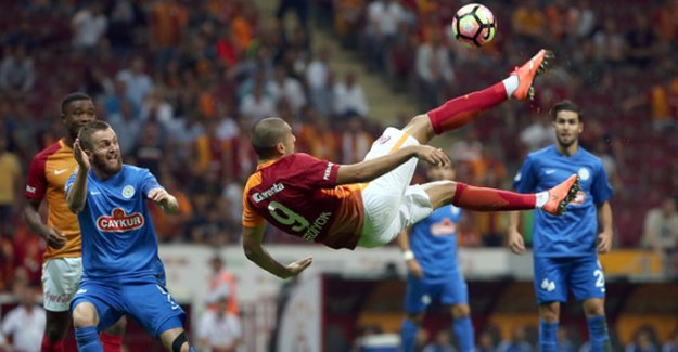 Galatasaray Çaykur Rizespor karşısında Eren Derdiyok'la şov yaptı