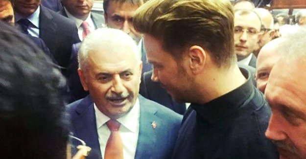 Başbakan Sinan Akçıl'ı kırmadı: Çekin de takipçim artsın