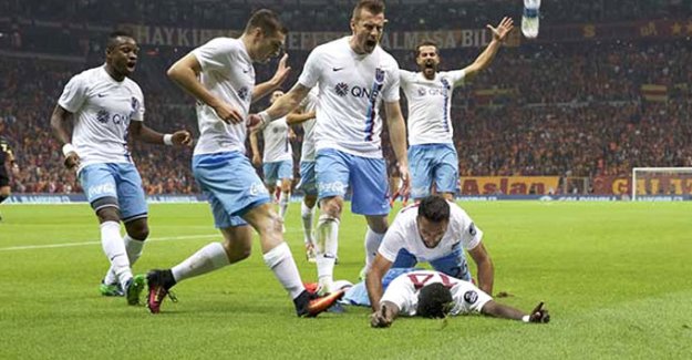 Karadeniz Fırtınası Trabzonspor Galatasaray'ı dağıttı