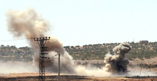 Suriye sınırında bomba yüklü araç patladı 15 ölü onlarca yaralı