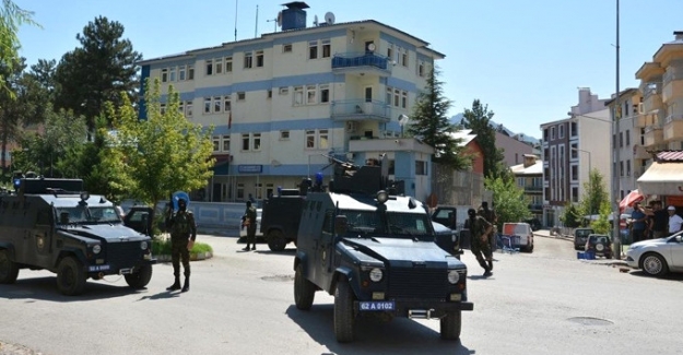 Tunceli'de bombalı araç şüphesi polis alarma geçti