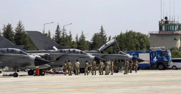 8 ilde 54'ü üsteğmen 55 pilot hakkında gözaltı kararı