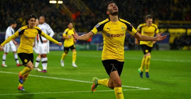 Borussia Dortmund, Legia Varşova maçı tarihe geçti
