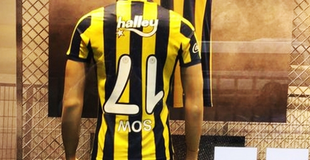 Fenerbahçe, ters yazılmış Sow formalarını satışa çıkardı