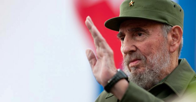 Küba devriminin efsanevi lideri Fidel Castro 90 yaşında hayatını kaybetti