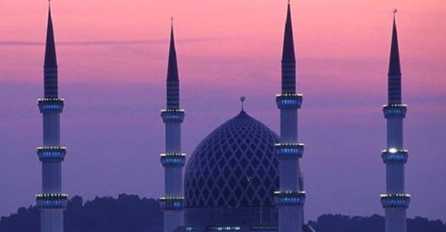 Macaristan camii, minare yapımı ve ezan okunmasını yasakladı