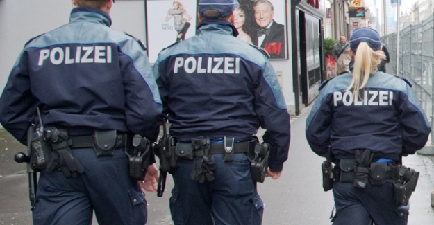 Almanya'da bir Türk'e casusluk gözaltısı