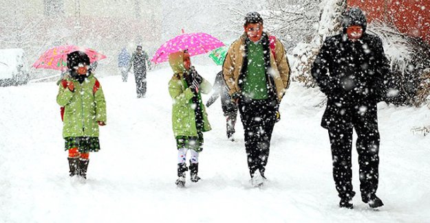 Bingöl'de yoğun kar yağışı nedeniyle eğitime bir gün ara verildi