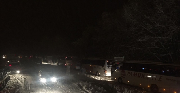 Bursa-Ankara yolu trafiğe kapandı