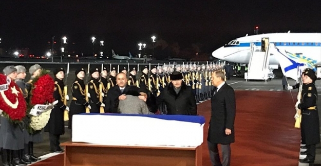 Büyükelçi Karlov'un naaşını Lavrov ve Çavuşoğlu karşıladı