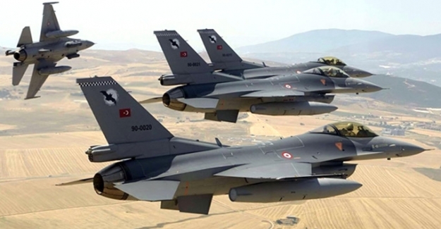 Diyarbakır'daki 8. Ana Jet Üs Komutanlığı'ndan kalkan bir F-16 savaş uçağı düştü
