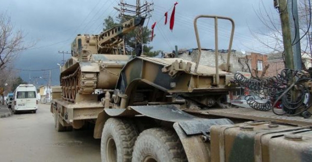 El Bab'a komando, tank ve zırhlı araç takviyesi