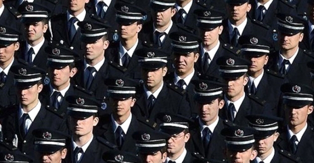 Emniyette bin 493 polisin görev yeri değişti