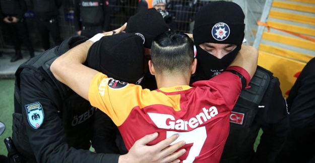Galatasaray, Gaziantepspor'u yendi, zirveye göz kırptı