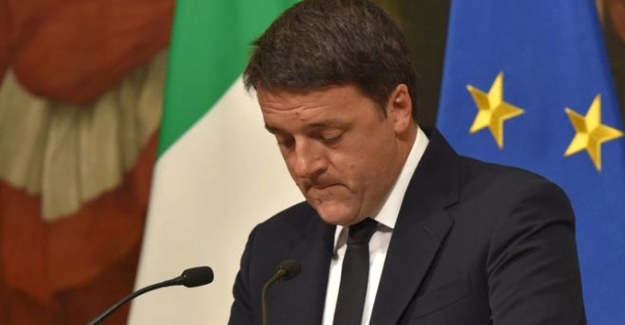 İtalya Başbakanı Matteo Renzi istifasını erteledi