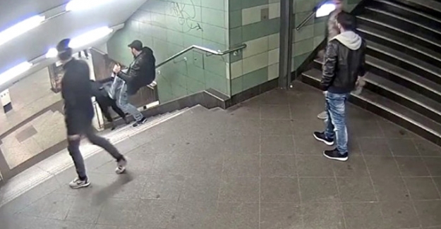 Metro istasyonunda kadına tekme atan zanlı yakalandı