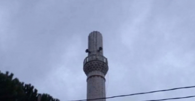 Silivri’de bir caminin minaresi uçtu