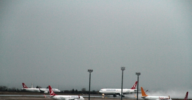 İstanbul'da bazı uçuşlar iptal oldu THY 38 seferi yapmıyor