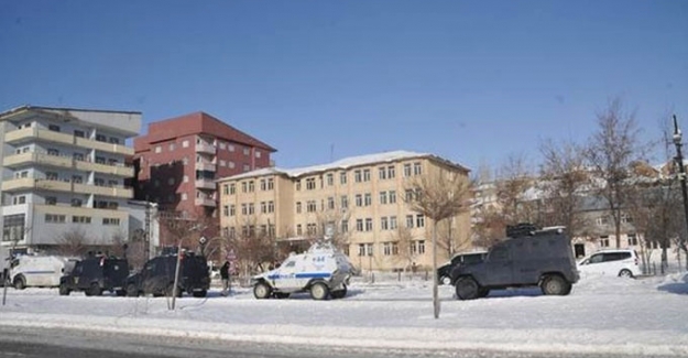 Yüksekova, Şemdinli ve Çukurca belediye başkanları gözaltında