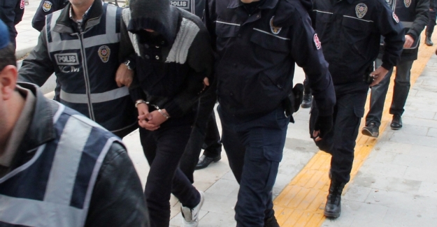 Giresun’da 5 polis ve 1 akademisyene FETÖ’den tutuklama