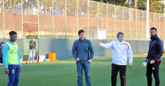 Alanyaspor’un yeni teknik adamı sahaya indi