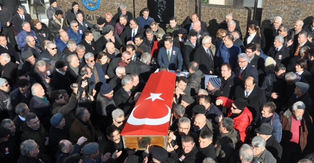 Cenaze töreninde CHP’lilerin ‘biz de konuşacağız’ tartışması