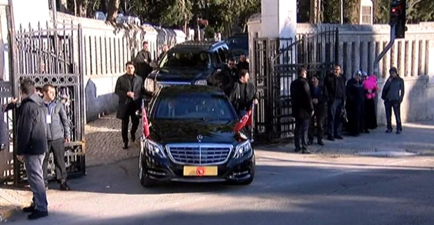 Cumhurbaşkanı Erdoğan anne ve babasının kabrini ziyaret etti