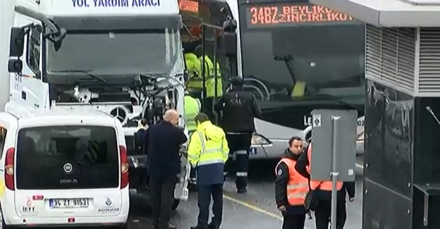 İstanbul’da metrobüs kazası: 3 yaralı