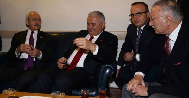 Kılıçdaroğlu ile çay içti CHP'li Özel'e takıldı: Anlat anlat