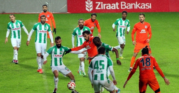 Medipol Başakşehir-Yeni Amasyaspor karışlaşması golsüz bitti